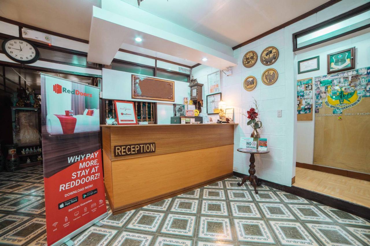 Reddoorz At La Casa Guesthouse Former Reddoorz At Tamarind Street Angeles City Exterior foto