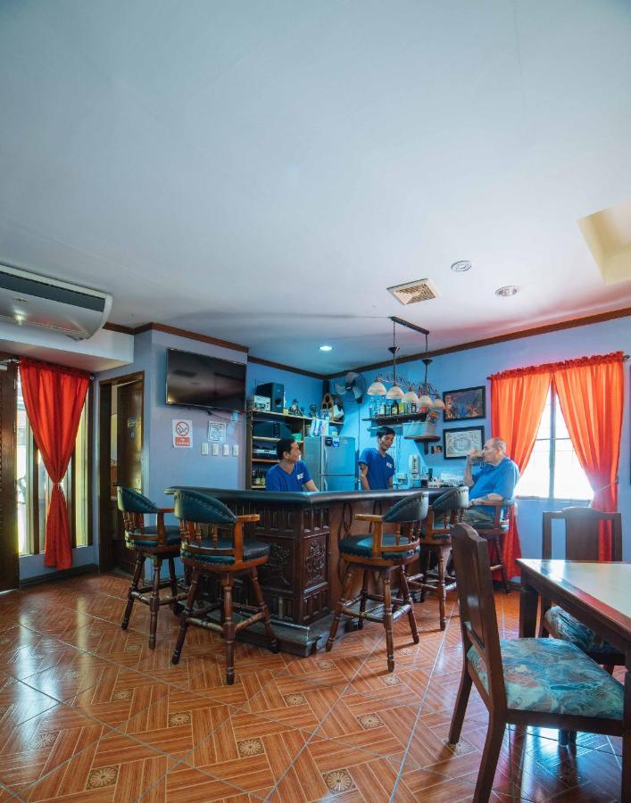 Reddoorz At La Casa Guesthouse Former Reddoorz At Tamarind Street Angeles City Exterior foto